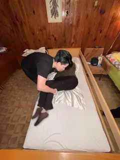Polohovanie pacienta z boku do sedu
